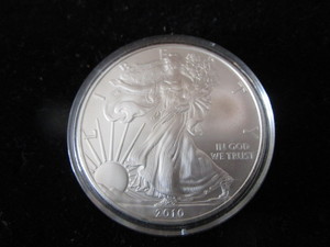 lot 3 image: 2010 American Eagle $1