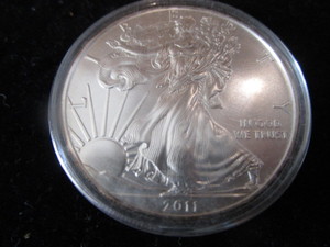 lot 4 image: 2011 American Eagle $1
