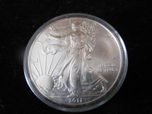 lot 5 image: 2011 American Eagle $1