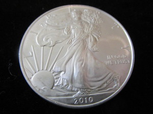 lot 22 image: 2010 American Eagle $1
