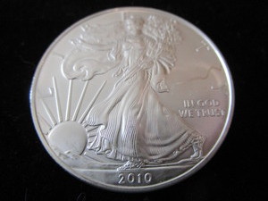 lot 26 image: 2010 American Eagle $1
