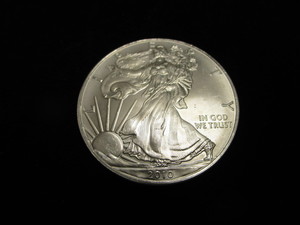 lot 77 image: 2010 American Eagle Silver $1