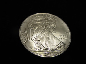 lot 81 image: 2010 American Eagle Silver $1