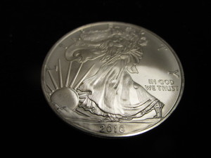 lot 84 image: 2010 American Eagle Silver $1