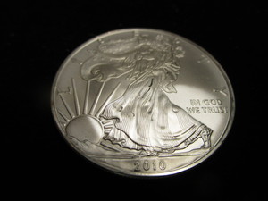 lot 85 image: 2010 American Eagle Silver $1