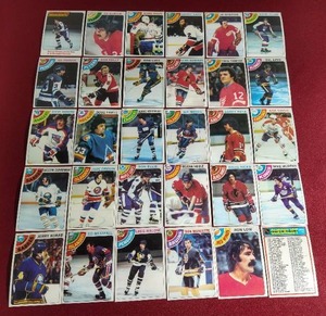 lot 14 image: (30) 1978-79 Topps Hockey Cards