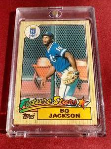 lot 75 image: 1987 Topps Bo Jackson Rookie Card