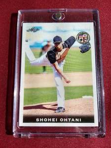 lot 80 image: 2018 Leaf Shohei Ohtani Rookie Card