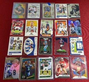 lot 112 image: (20) QB Cards - Many Rookies