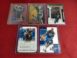lot 114 image: (5) Kevin Garnett Cards