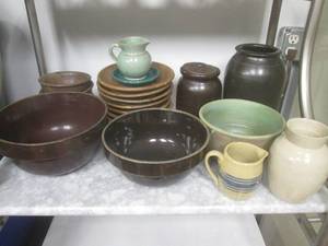 lot 52 image: (K) Assorted Vintage Clay Pottery B...