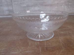 lot 58 image: (LRB) Vintage Footed Crystal Bowl 9...