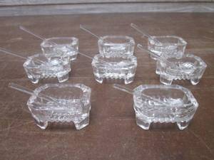 lot 60 image: (LRB) Set of 8 Vintage Glass Salt C...