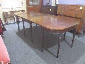 lot 15 image: (LRB) Vintage Wood Three-Part Dinin...