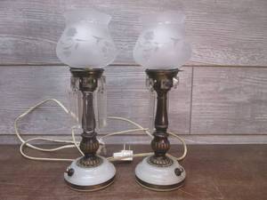lot 37 image: (LRB) Pair of Vintage Lamps - 12 T...