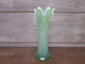 lot 45 image: (LRB) Vintage Green Opalescent Swun...