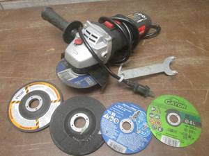 lot 103 image: (K) Drill Master Angle Grider with ...