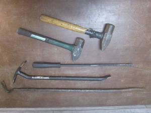 lot 105 image: (K) 3 Pry Bars and 2 BFHs...