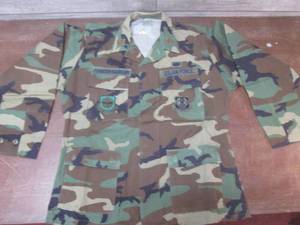 lot 135 image: (K) Camo US Air Force Shirt Size Me...