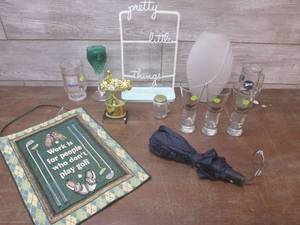 lot 152 image: (K) Lot of Misc - Metal Jewelry Dis...