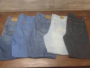 lot 154 image: (K) 5 Pairs of Jeans - Hollister, L...