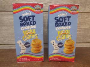 lot 172 image: (K) 12 Pouches of Mini Soft Bake Lu...