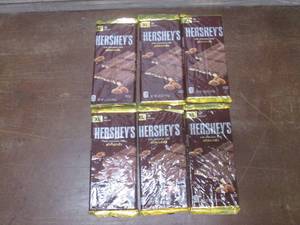 lot 197 image: (K) 6 XL 16pc Hersheys Milk Chocola...