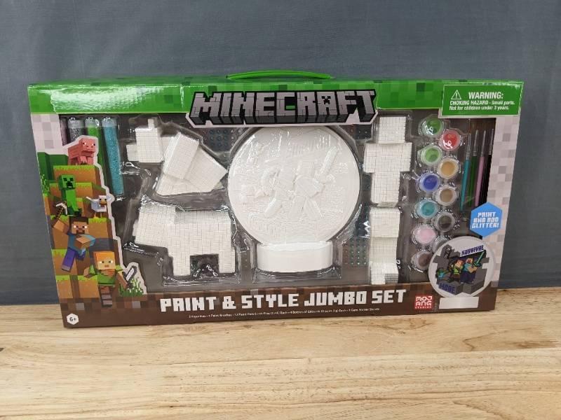 lot 39L image: Minecraft Paint & Style Jumbo Set - Brand New