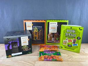 lot 276 image: BRACHS Candy Corn & Pumpkins Mansion & Village Kits - Brand New