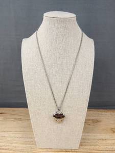 lot 136D image: Heart Locket Necklace, Silver Tone, 20-Inch Chain - Brand New