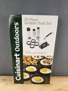 lot 52D image: Cuisinart Outdoors 10-Piece Griddle Tool Set - Brand New