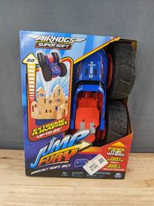 lot 125D image: Air Hogs Jump Fury RC Car - Brand New