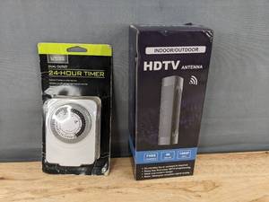 lot 353 image: Living Solutions Dual Outlet 24-Hour Timer & HDTV Antenna - Brand New