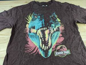 lot 359 image: Jurassic Park T-Shirt Mens Size Small - Brand New