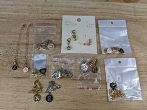 lot 506 image: Charms Assortment - Brand New