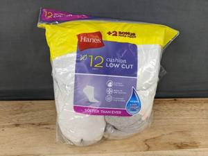lot 146D image: 12 Hanes Womens Low Cut Socks Size 8-12 - Brand New