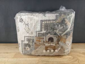 lot 12D image: Area Rug 8 x 10 - Gray and Beige Floral Pattern - Brand New L