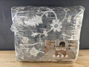 lot 1D image: Floral Area Rug 9 ft x 12 ft - Brand New L