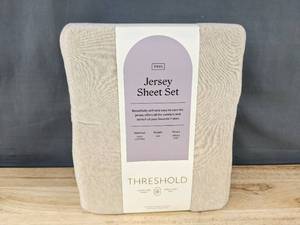 lot 139D image: Threshold Jersey Twin Sheet Set - 100% Cotton Jersey Knit Bedding - Brand New