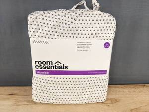 lot 158D image: Room Essentials Microfiber Sheet Set TwinTwin XL - Brand New