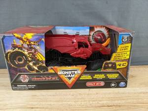 lot 255 image: Monster Jam Dragonoid Bakugan RC 124 scale - Brand New A