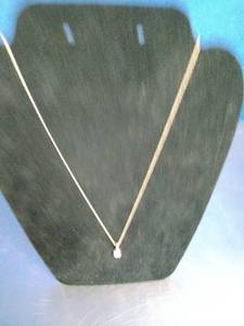 10K Yellow Gold Diamond Cluster Pendant Necklace. 16"