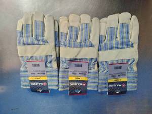 lot 23 image: 3 Pair Majestic 1520 winter-lined pigskin work gloves.