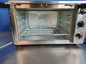 lot 41 image: Elite Gourmet Double French Door Countertop Toaster Oven, Bake, Broil, Toast, Keep Warm, Fits 12 pizza, 25L capacity, Stainless Steel & Black