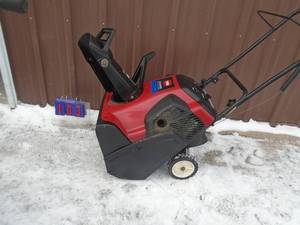 lot 103 image: Toro CCR2450 20 snow thrower. 2 cycle. Used condition. Wants to work for you. As shown.