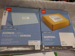 lot 32 image: Office Depot 600 Shipping Labels an...