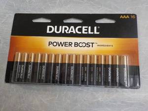 lot 35 image: Duracell Power Boost 16 AAA Batteri...