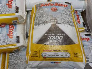 lot 47 image: 2 bags Safe Step Rock Salt 3300 Ice...