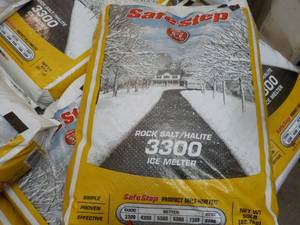 lot 48 image: 2 bags Safe Step Rock Salt 3300 Ice...