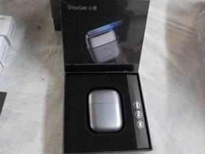 lot 61 image: Show See Electric Razor...